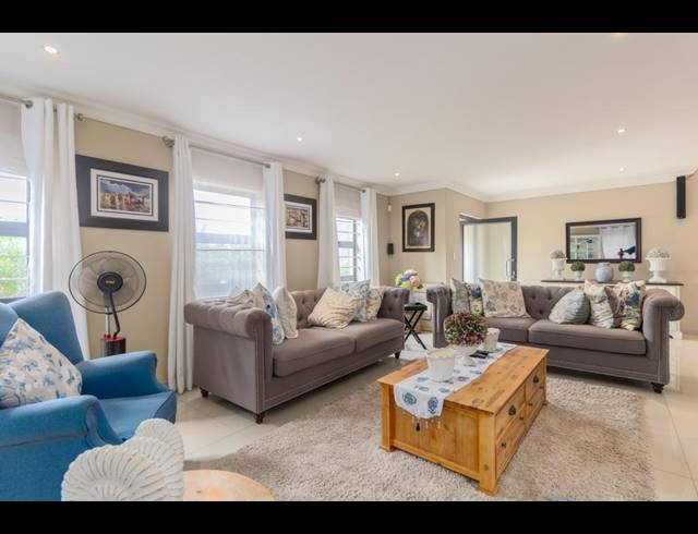 3 BEDROOM HOUSE FOR SALE IN BURGUNDY ESTATE